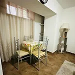 Center Apartment *